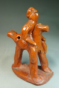 Sifflet modelé en forme de cavalier. Pignataro di Broccostella, Lazzio, Italie, début du XXe siècle. Coll. particulière. © Pierre Catanès