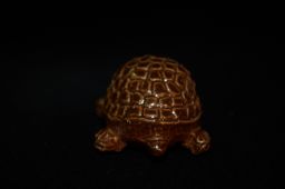 Sifflet tubulaire en forme de tortue © MuCEM / Pierre Catanès